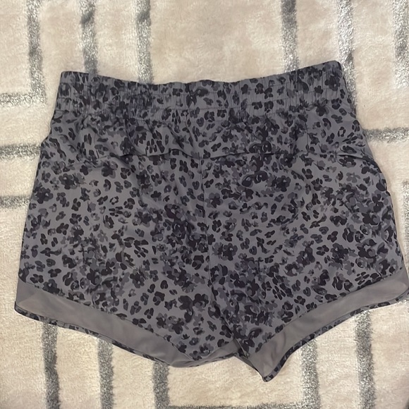 Athlete black & gray abstract print Mesh Racer Run Shorts S - Picture 4 of 6